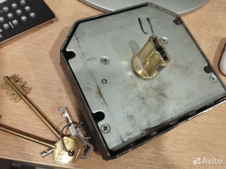 Дверной замок 3 ключа