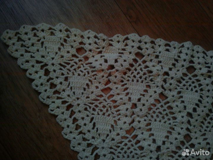 Вязаный ажурный платок