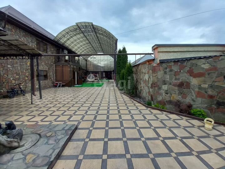 Дом 250 м² на участке 7 сот.