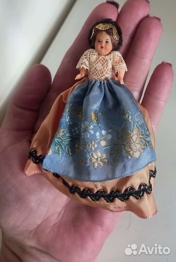 Миниатюрная кукла из целлулоида. Франция