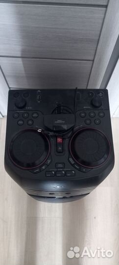 Музыкальная колонка LG