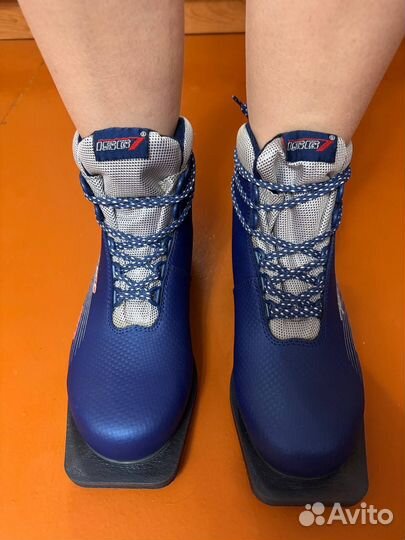 Лыжные ботинки 38 р