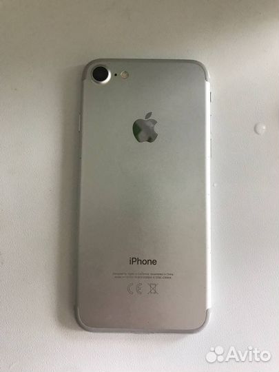 Телефон iPhone 7