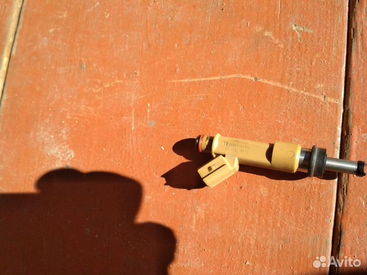 Рампа с форсунками на Toyota Corolla 1.6