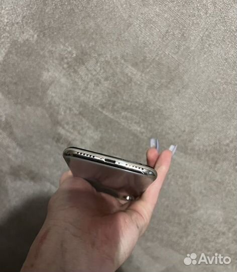 iPhone X, 64 ГБ
