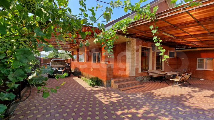 Дом 165,4 м² на участке 8 сот.