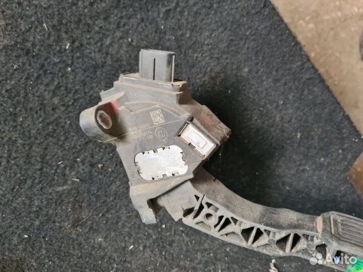 Педаль газа Toyota Corolla E150 1.6 1ZR-FE 2008