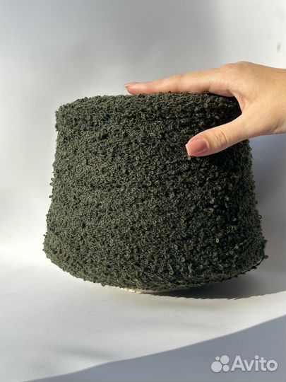 Пряжа в бобинах букле