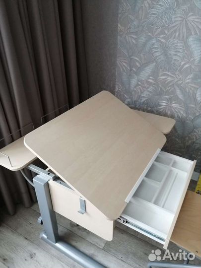 Растущая парта и стул Астек