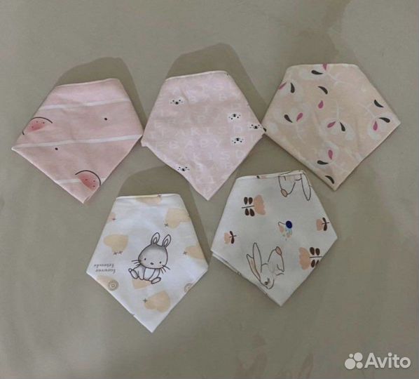 Нагрудники новые