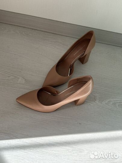 Туфли Alla Pugacheva 38-39 бежевые
