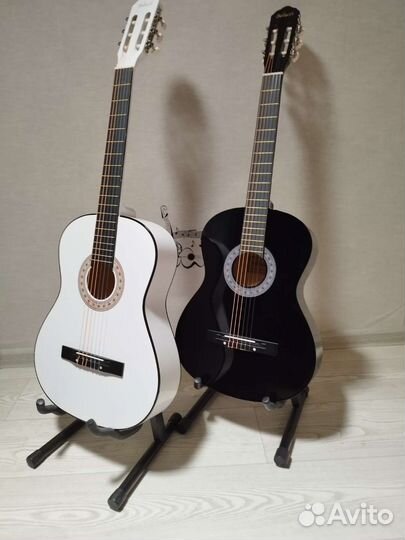 Гитара с чехлом