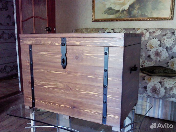 Сундук деревянный
