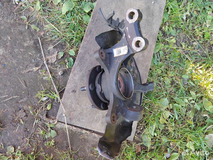 Поворотный кулак Toyota/Lexus