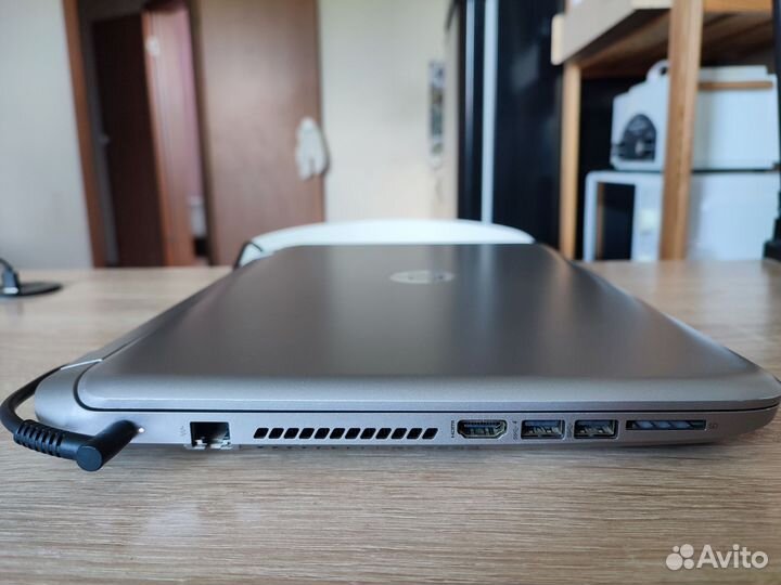 Игровой HP с сенсорным экраном