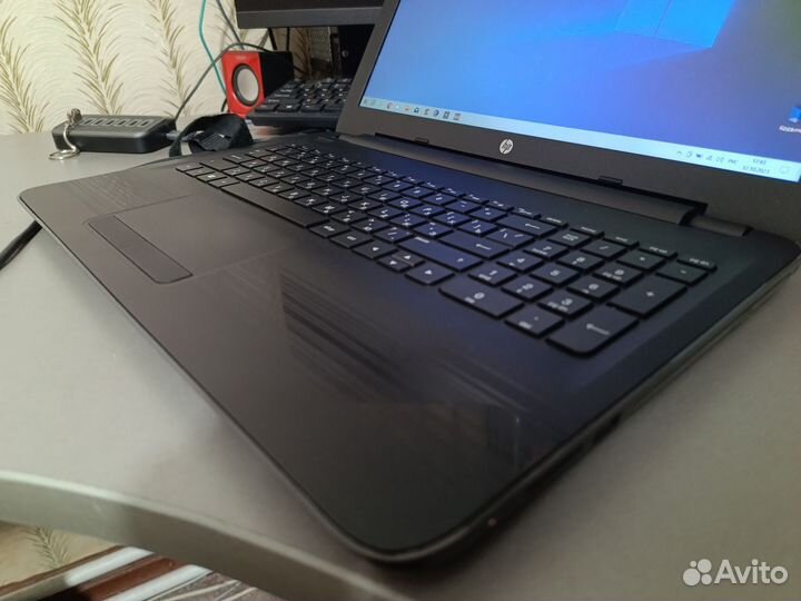 HP- Fhd, A6-4x2,4, Radeon R4, 8gb, Ssd+hdd