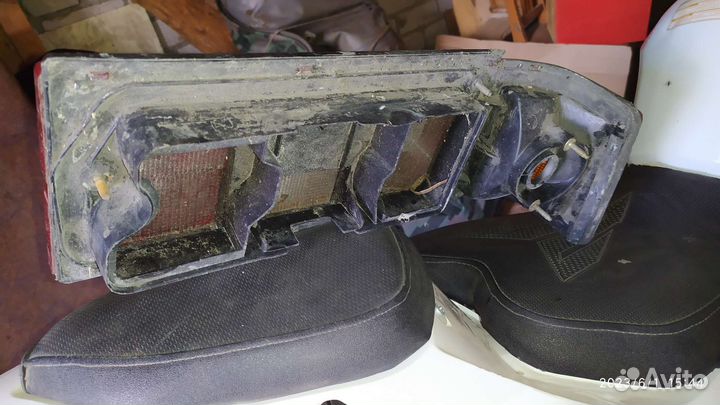 Задний левый фонарь от старого Фольцваген-Пассата