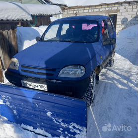 Самодельный отвал на Ниву