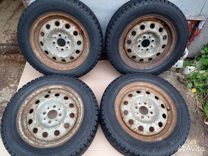 R14 Hankook Winter I'Pike 175/65, PCD 4x98 DIA 10