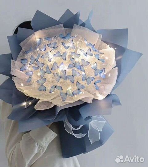 Светящийся букет из бабочек