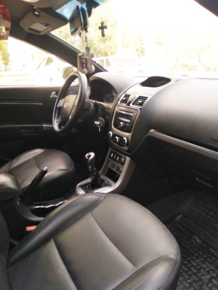 Geely Emgrand EC7: фото владельца