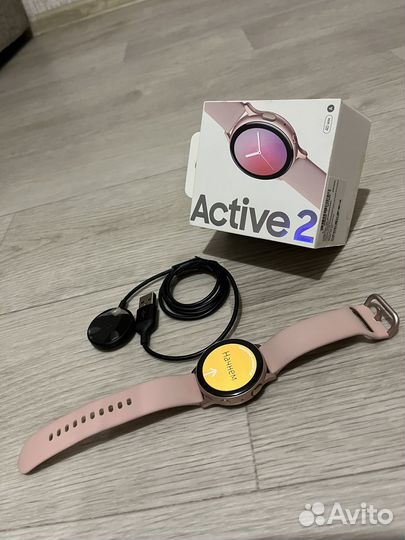 Продам часы Samsung Galaxy Watch Active2 40mm