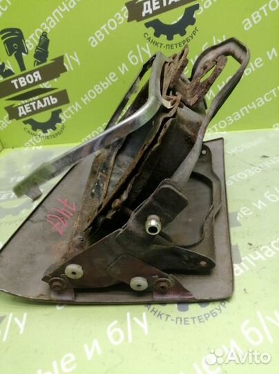 Кронштейн фары левый Mazda 323 BG хетчбек 1.6 B6