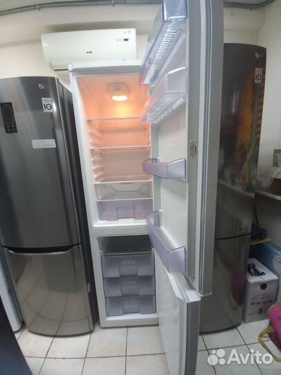 Холодильник beko. Узкий