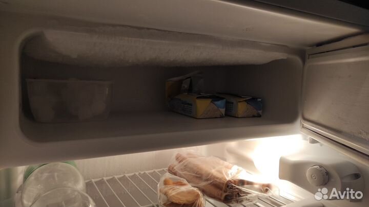 Холодильник маленький с морозилкой
