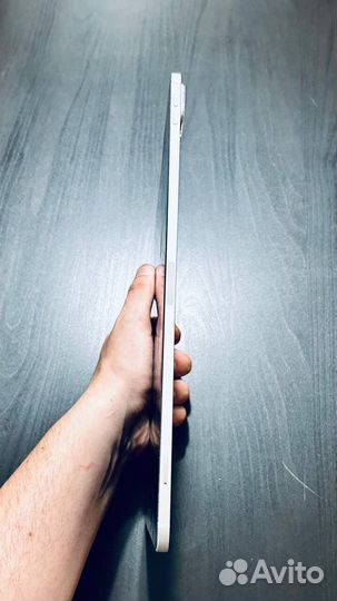 Почти новый iPad Pro 12,9 Wi-Fi + Cellular