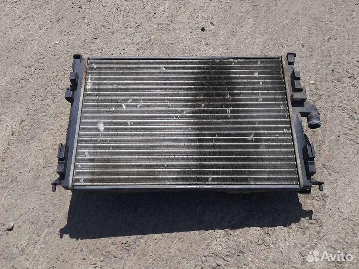 Радиатор охлаждения основной Renault Sandero
