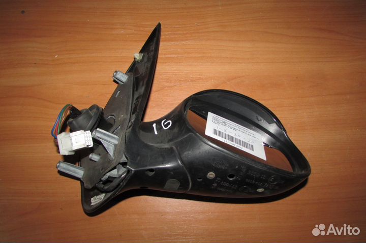Зеркало правое Peugeot 206