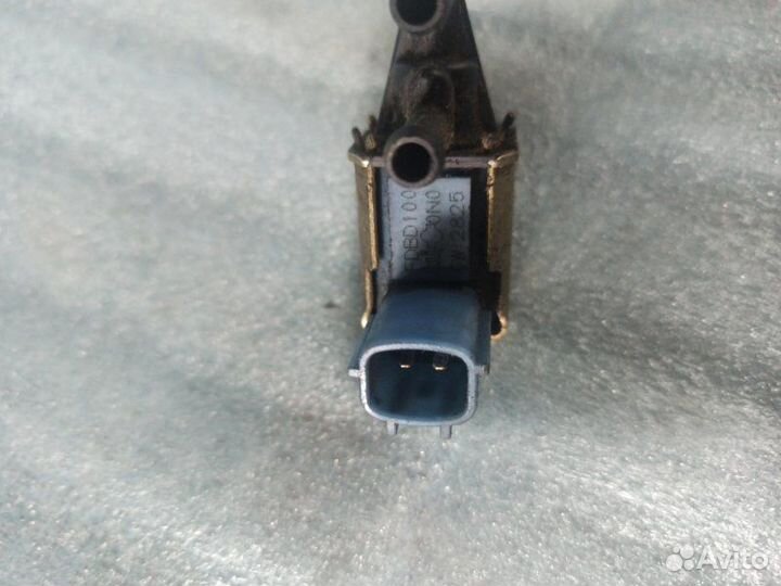 Вакуумный клапан Nissan Teana Serena Elgrand