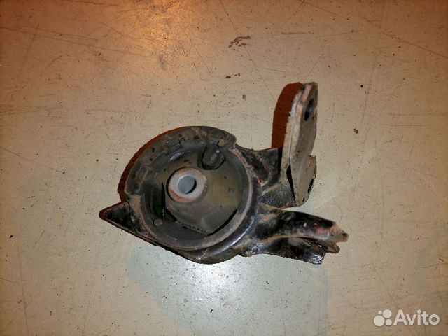 Опора двигателя (подушка двс) передняя левая GJ6G3