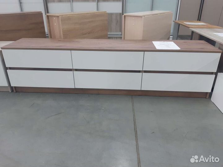 Тумба под телевизор без ручек Т-2