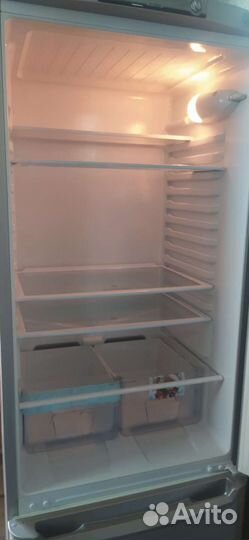 Холодильник indesit