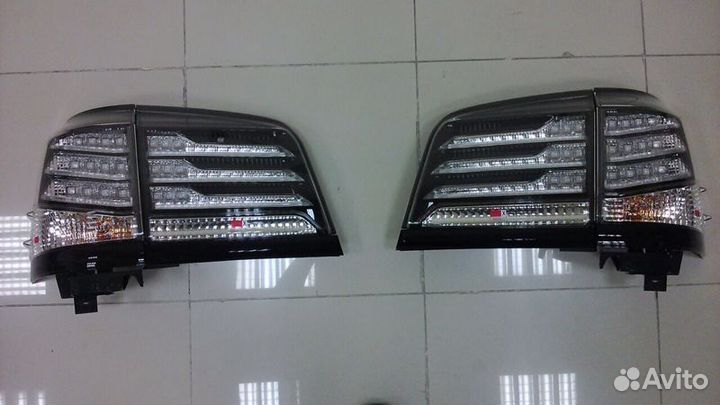 Lexus LX570 2012+ Стоп-сигналы белые M4BA7