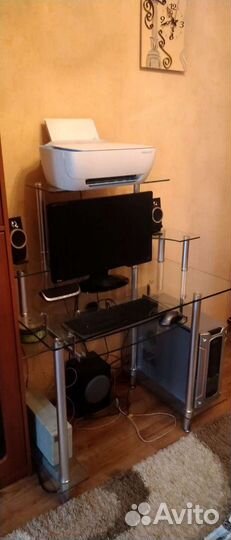 Компьютерный стол стеклянный