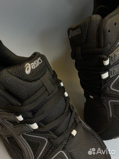 Кроссовки asics