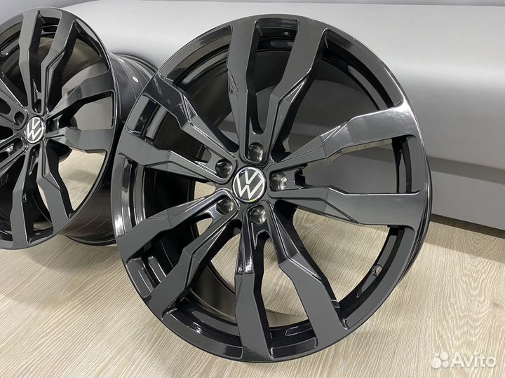 Диски R20 Black Suzuka 5-112 для Volkswagen