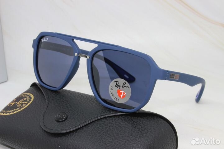 Солнцезащитные очки Ray Ban