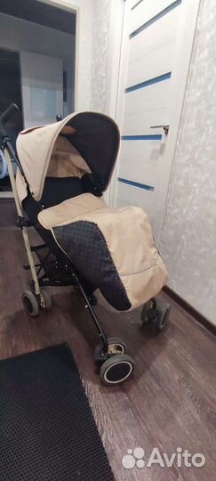 Прогулочная коляска трость