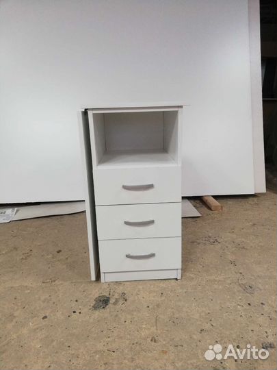 Стол для маникюра складной