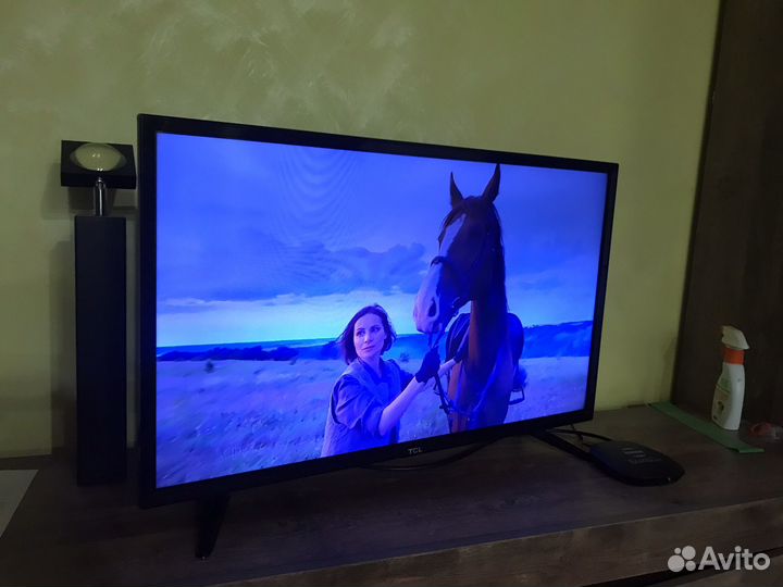 Телевизо TCL 32