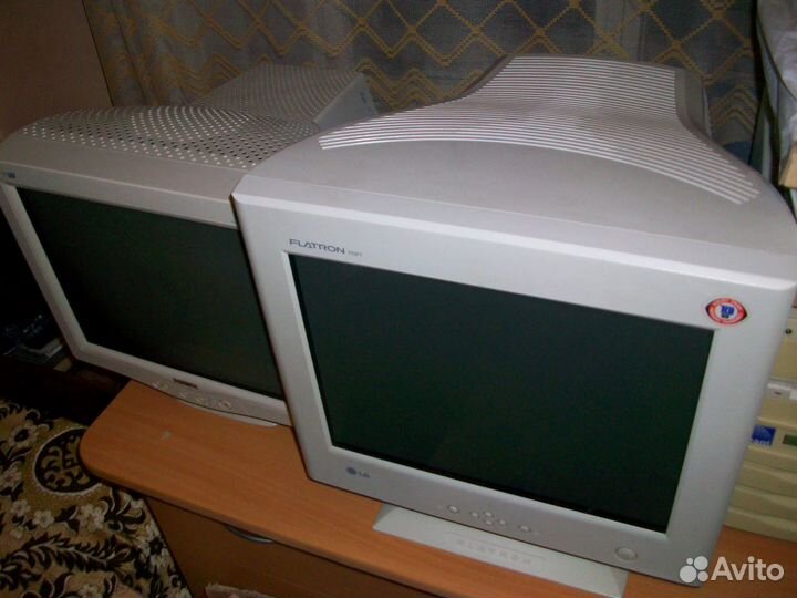 ЭЛТ мониторы Philips и LG 17