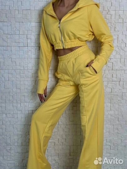 Костюм женский