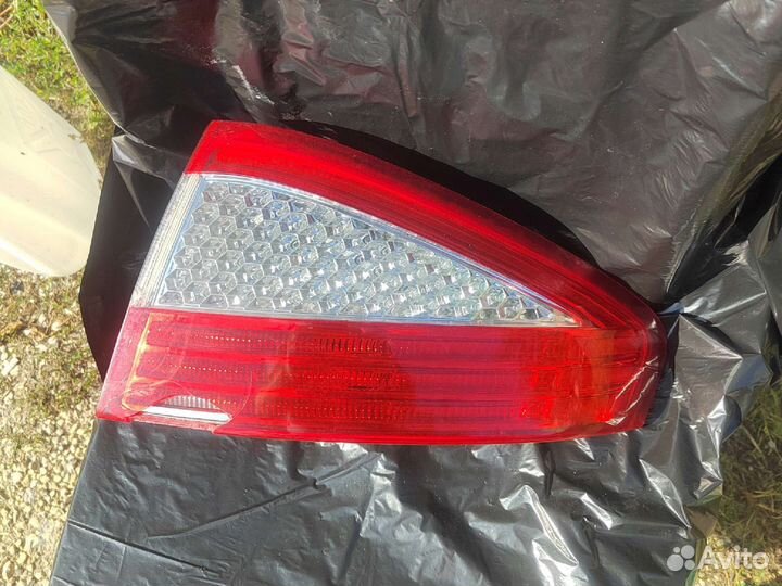 Задняя фара на ford mondeo 4