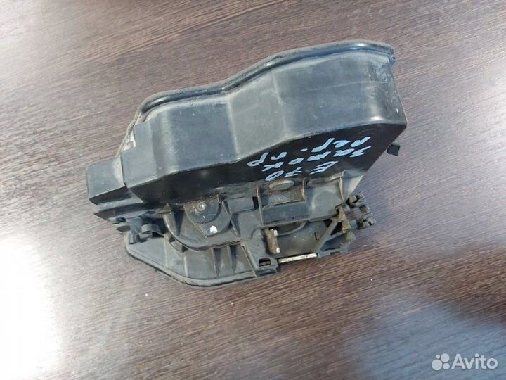 Замок двери передний правый Bmw X5 3.0D E70 M57N2