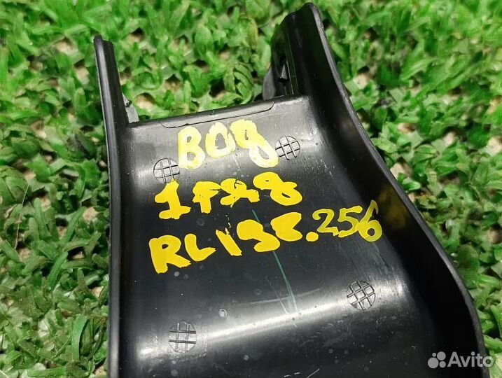 Заглушка крепления сиденья задняя левая Mitsubishi Pajero Sport