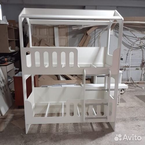 Двухъярусная кровать крепкая